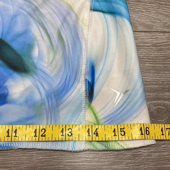 Old Navy Active Workout Tank Built in Bra Cutout Back S - Picture 10 of 16